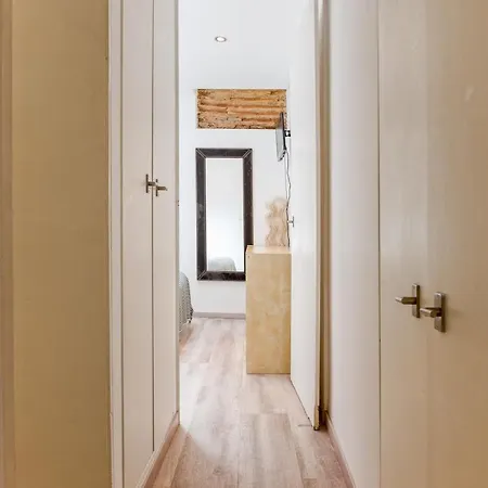 Charming Flat In Lisbon's Center! Apartman *